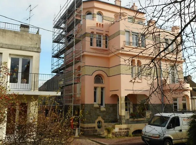 לינה וארוחת בוקר Helianthe